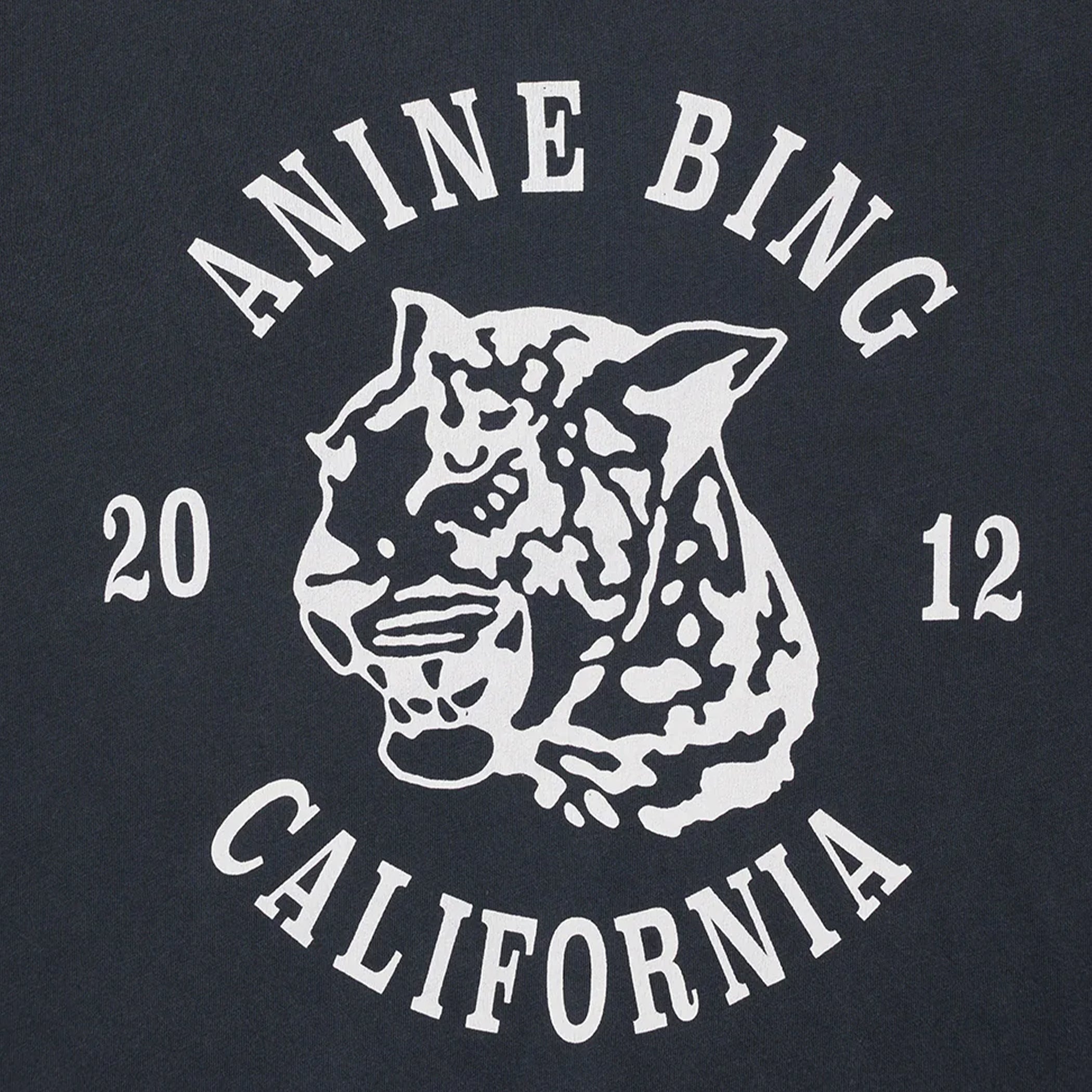 Anine-Bing_ELLIS-ROSCH_Avi Tee Collegiate Leopard
