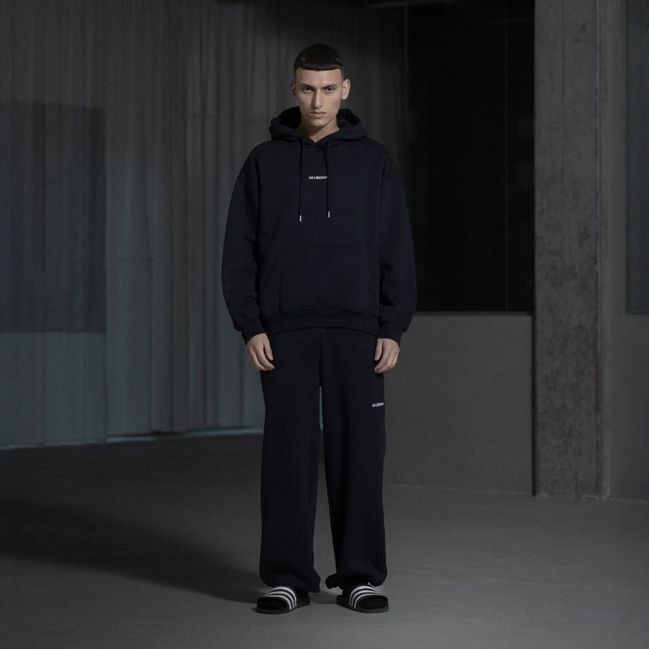 Han Kjøbenhavn Daily Oversized Hoodie in Black