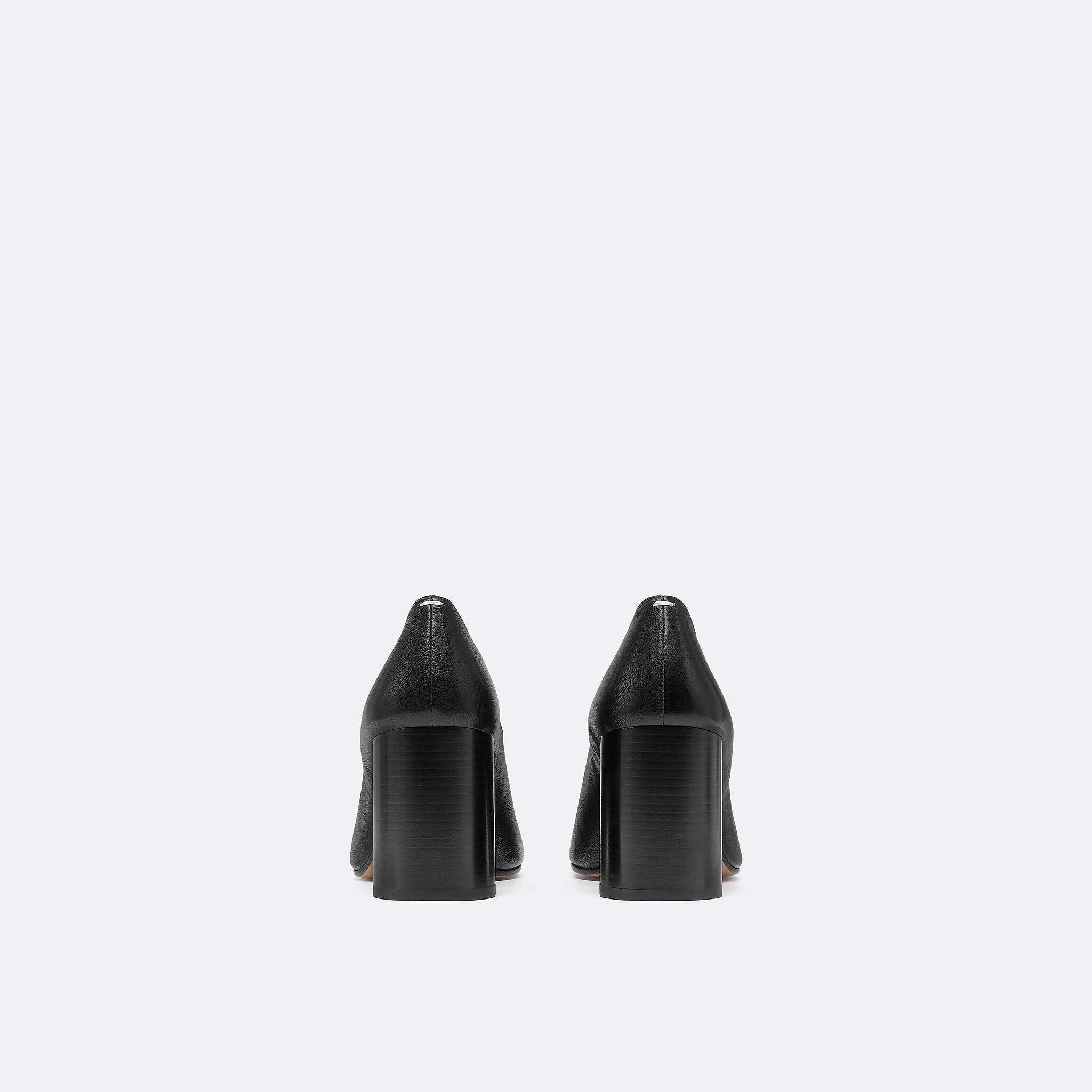 Tabi Décolleté Pump from Maison Margiela in Black