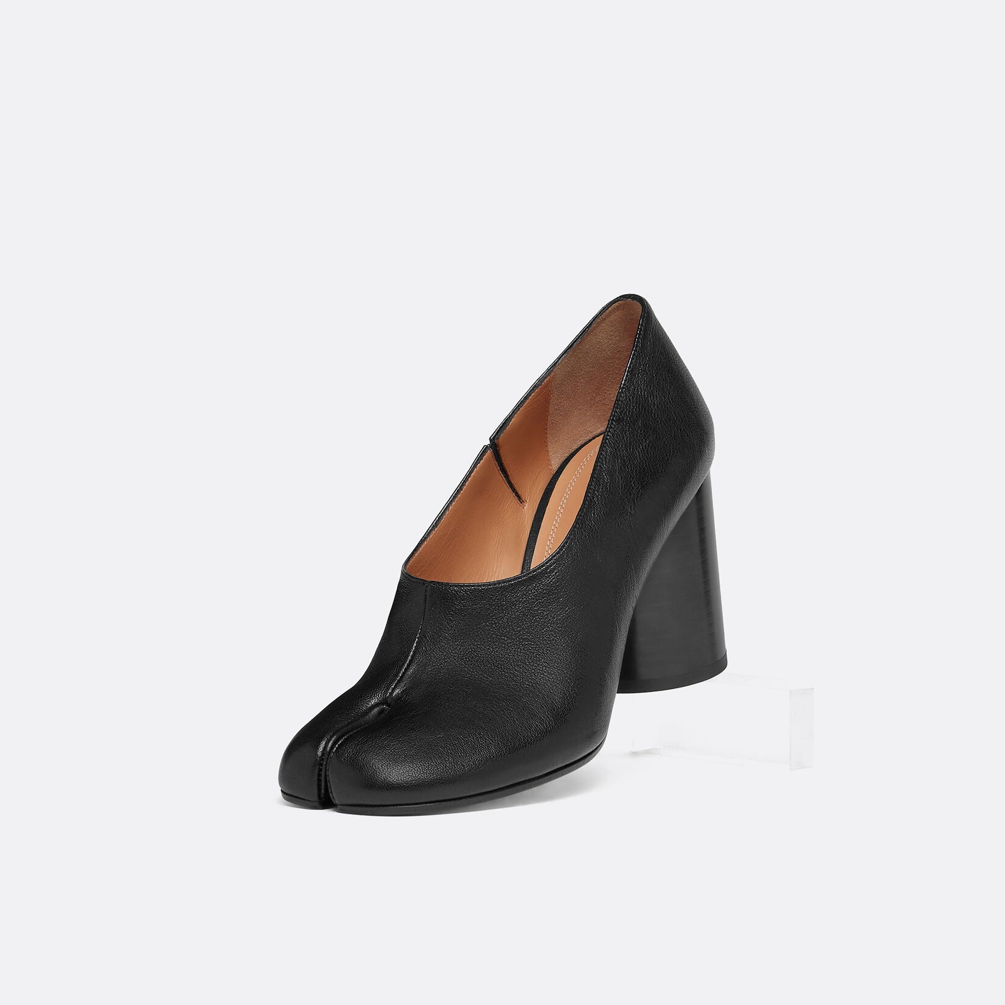 Tabi Décolleté Pump from Maison Margiela in Black