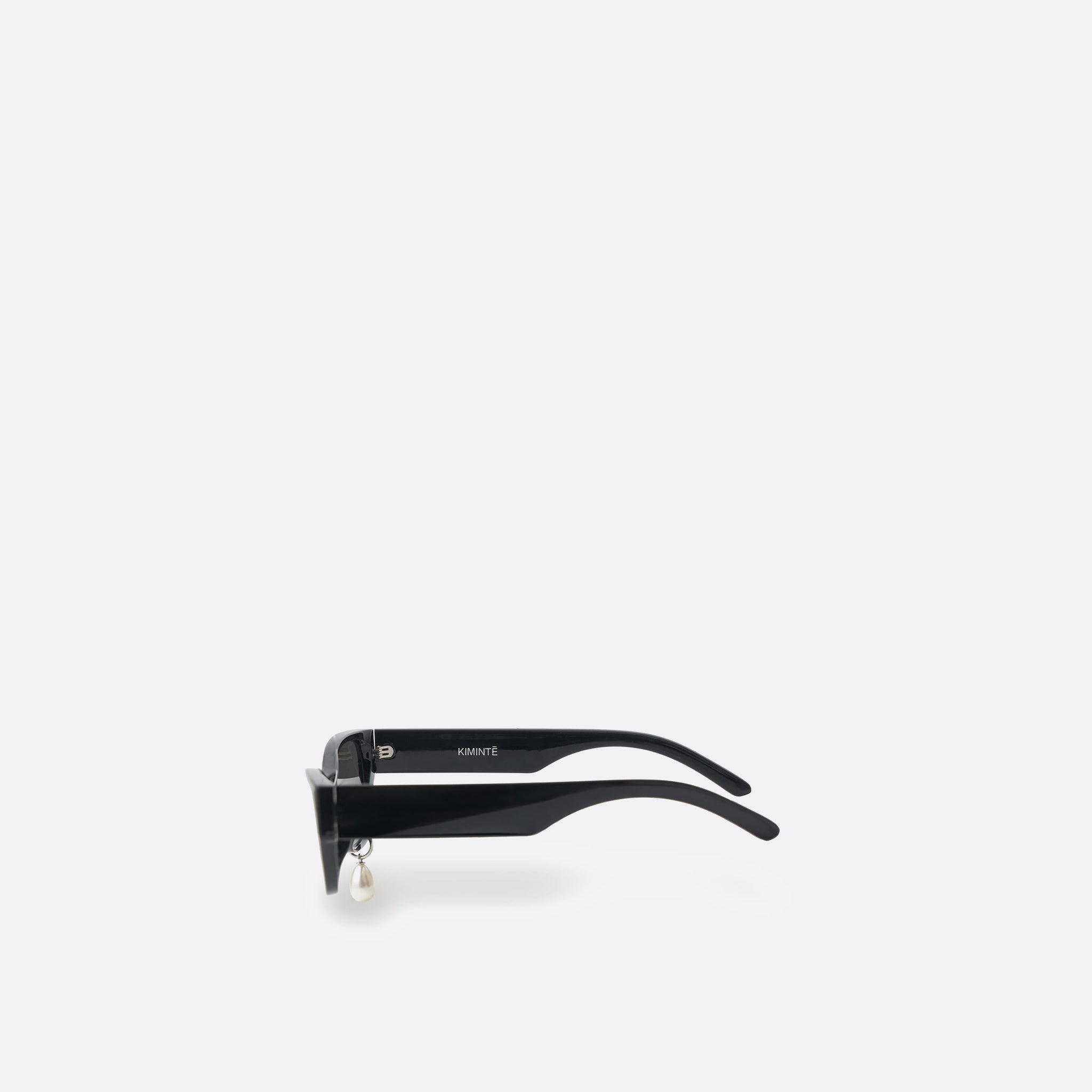 Kimhekim Pearl Tear Cat-Eye Sunglasses in Black