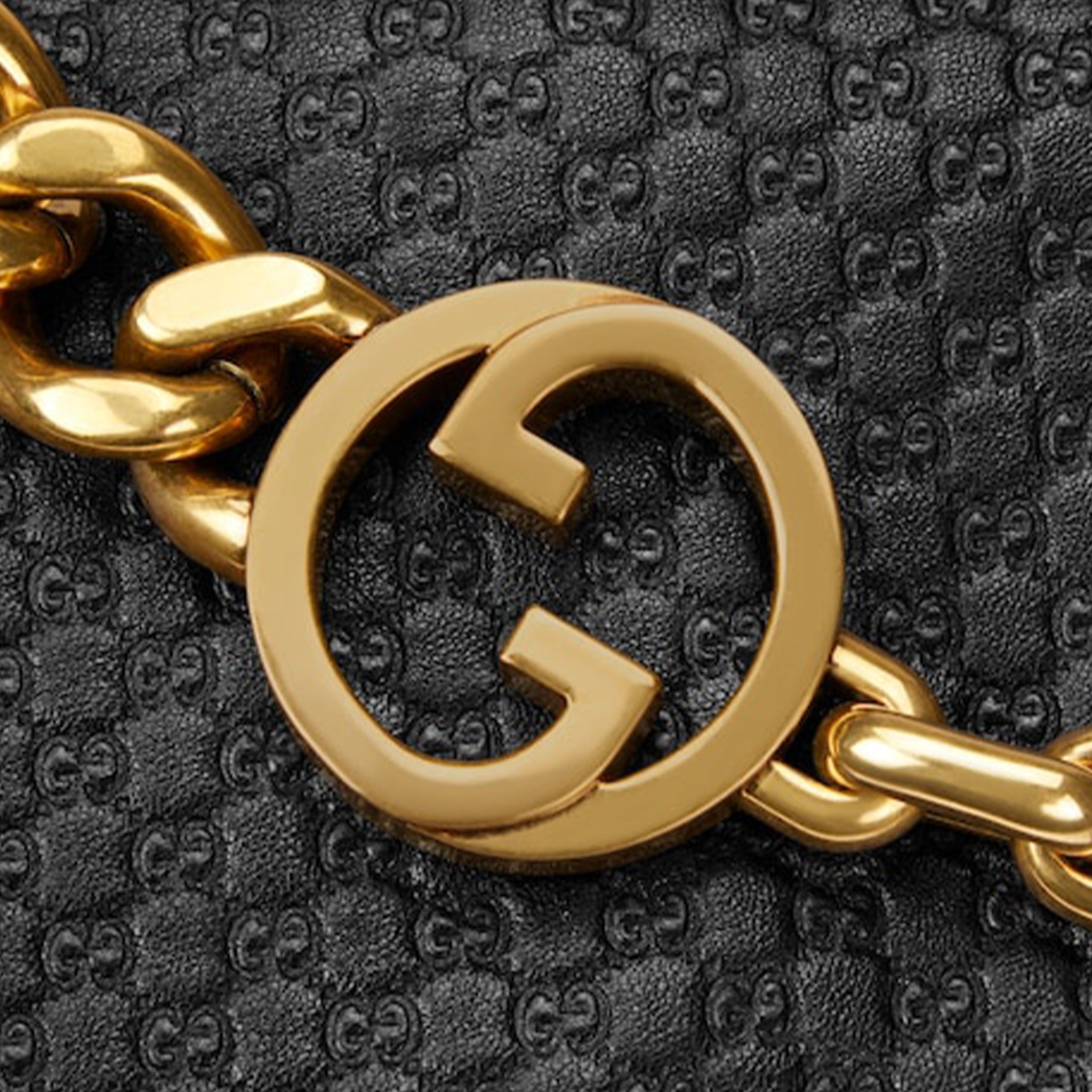 The Large Shoulder Bag with Chain from Gucci in Black
