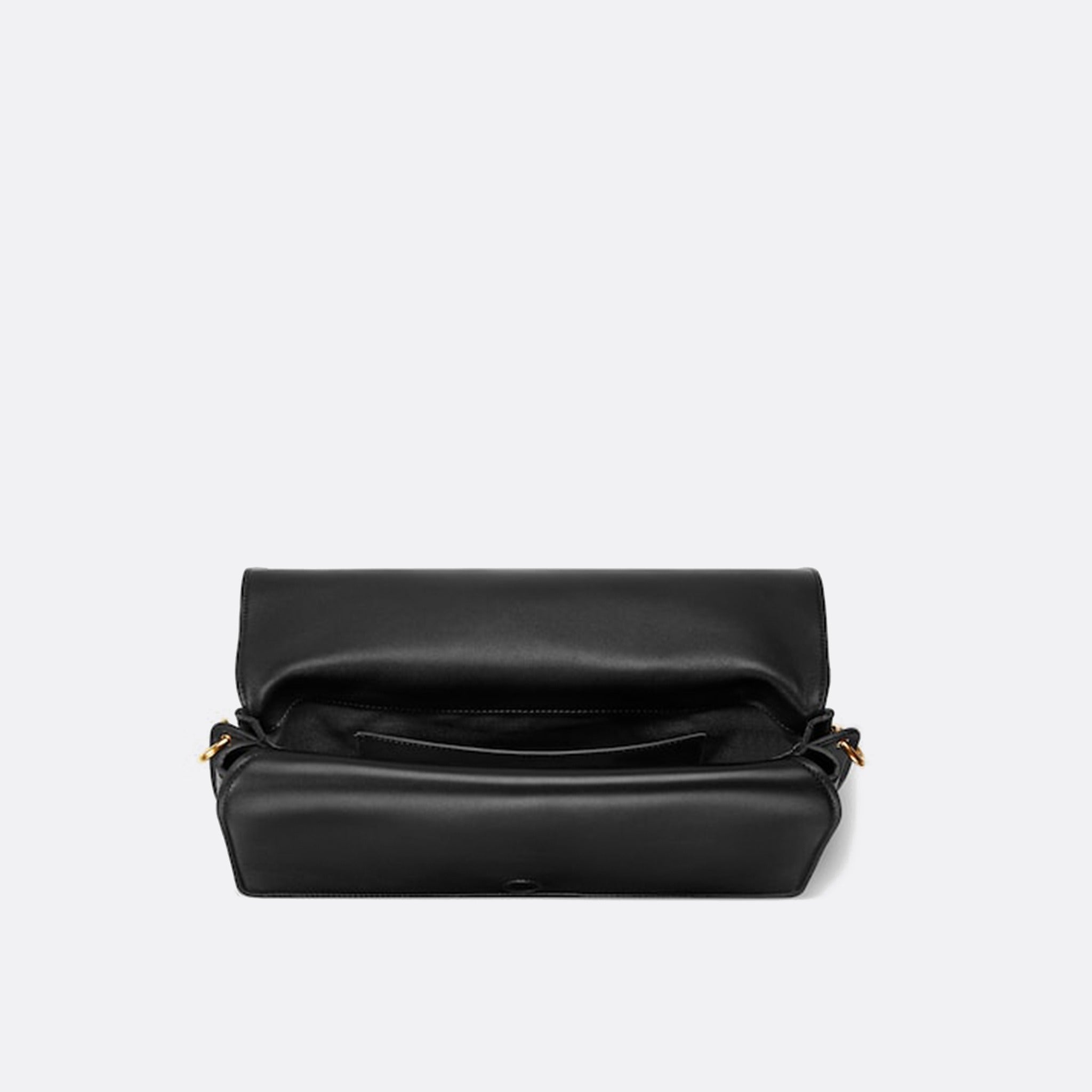 The Large Shoulder Bag with Chain from Gucci in Black