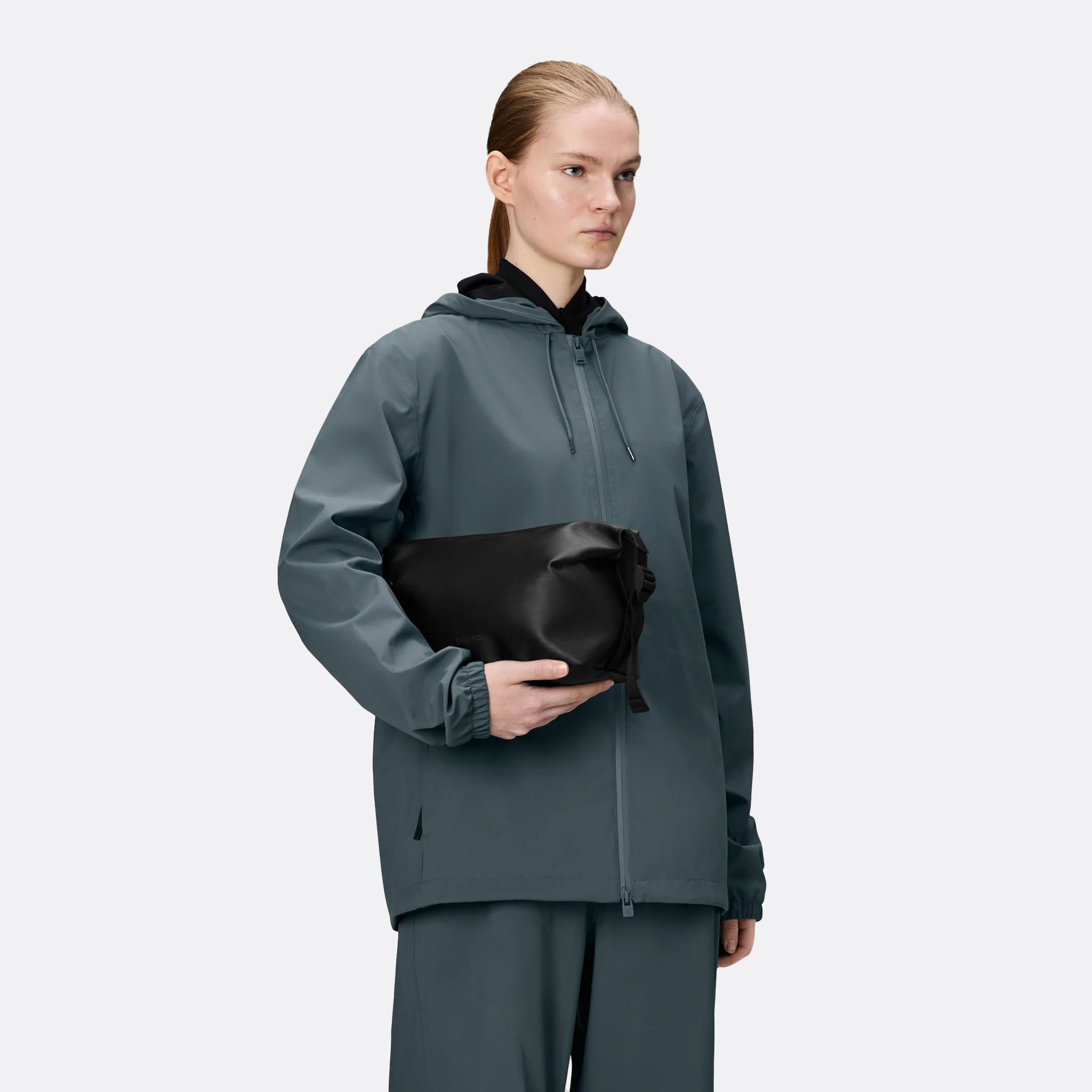 RAINS The Hilo Wash Bag in Black