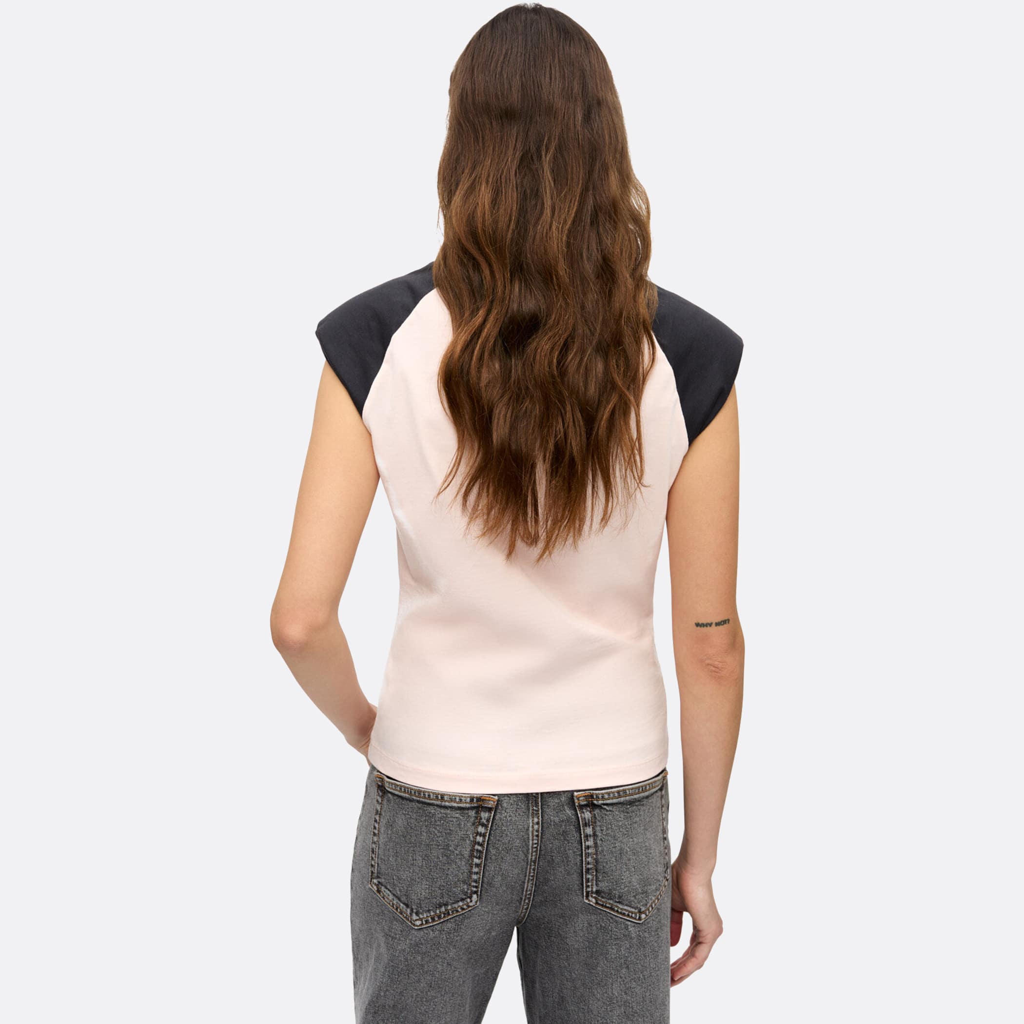 ELLIS ROSCH GANNI Basic Bunny Raglan T-shirt