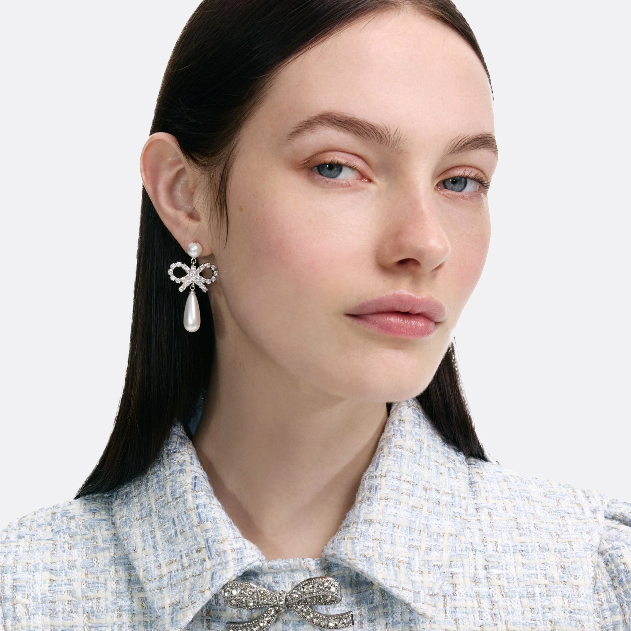 SELF-PORTRAIT_ELLIS-ROSCH_Pearl Bow Droplet Earrings