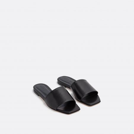 Anna Flat Sandal