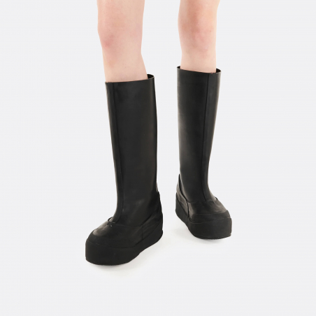 ELLIS-ROSCH_Ottolinger__0000_Rubber Boots Black