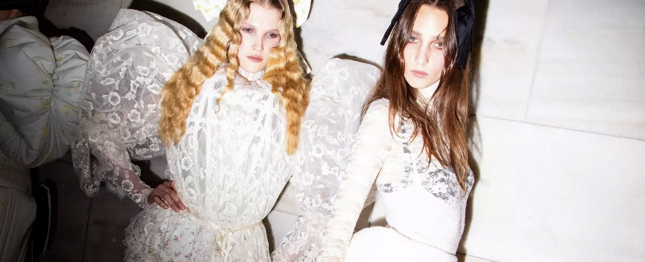 Discover Marc Jacobs at ELLIS ROSCH – a New York fashion house known for bold individuality, eclectic design, and a fearless approach to modern luxury.