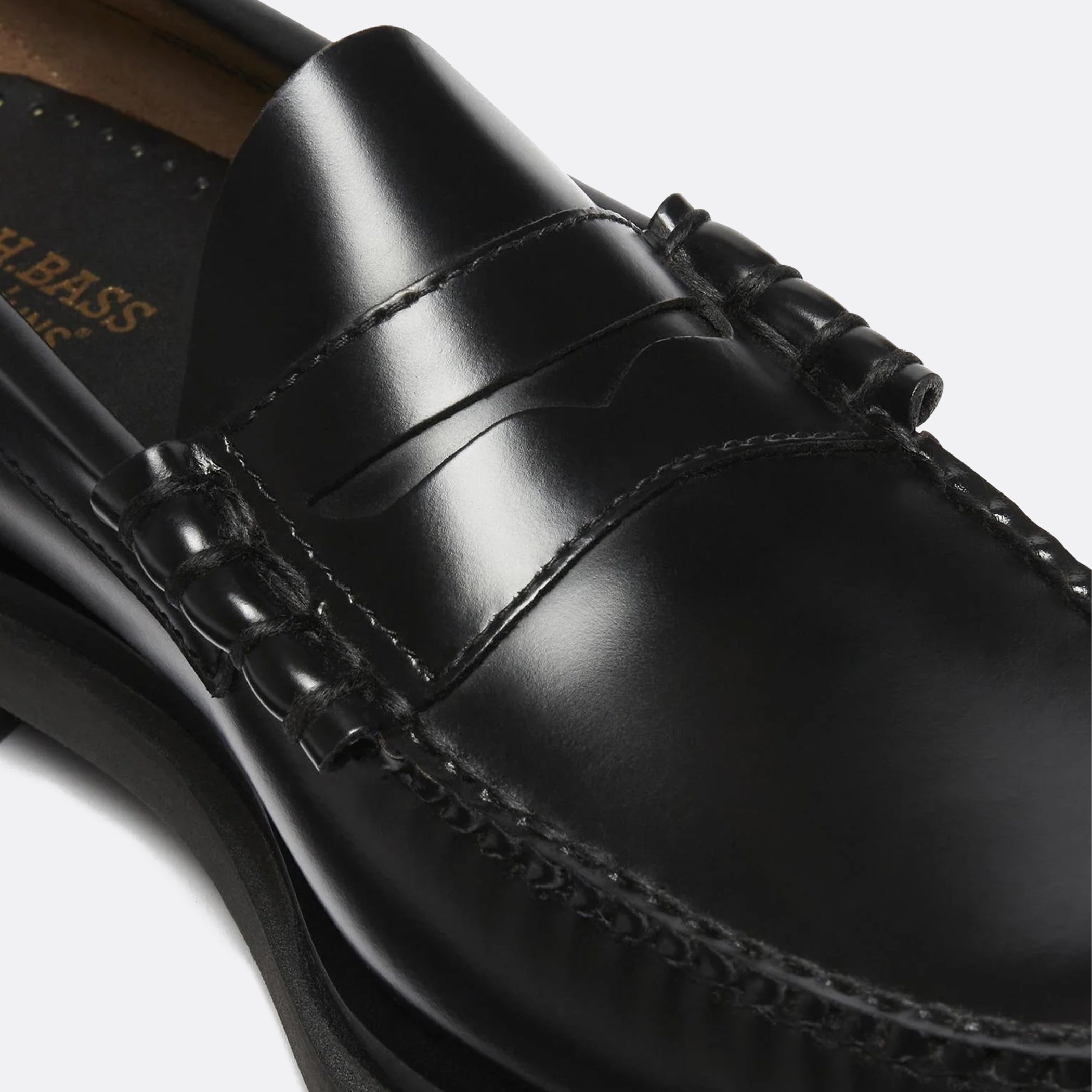 G.H Bass Weejuns Step Larson Penny Loafers in Black leather