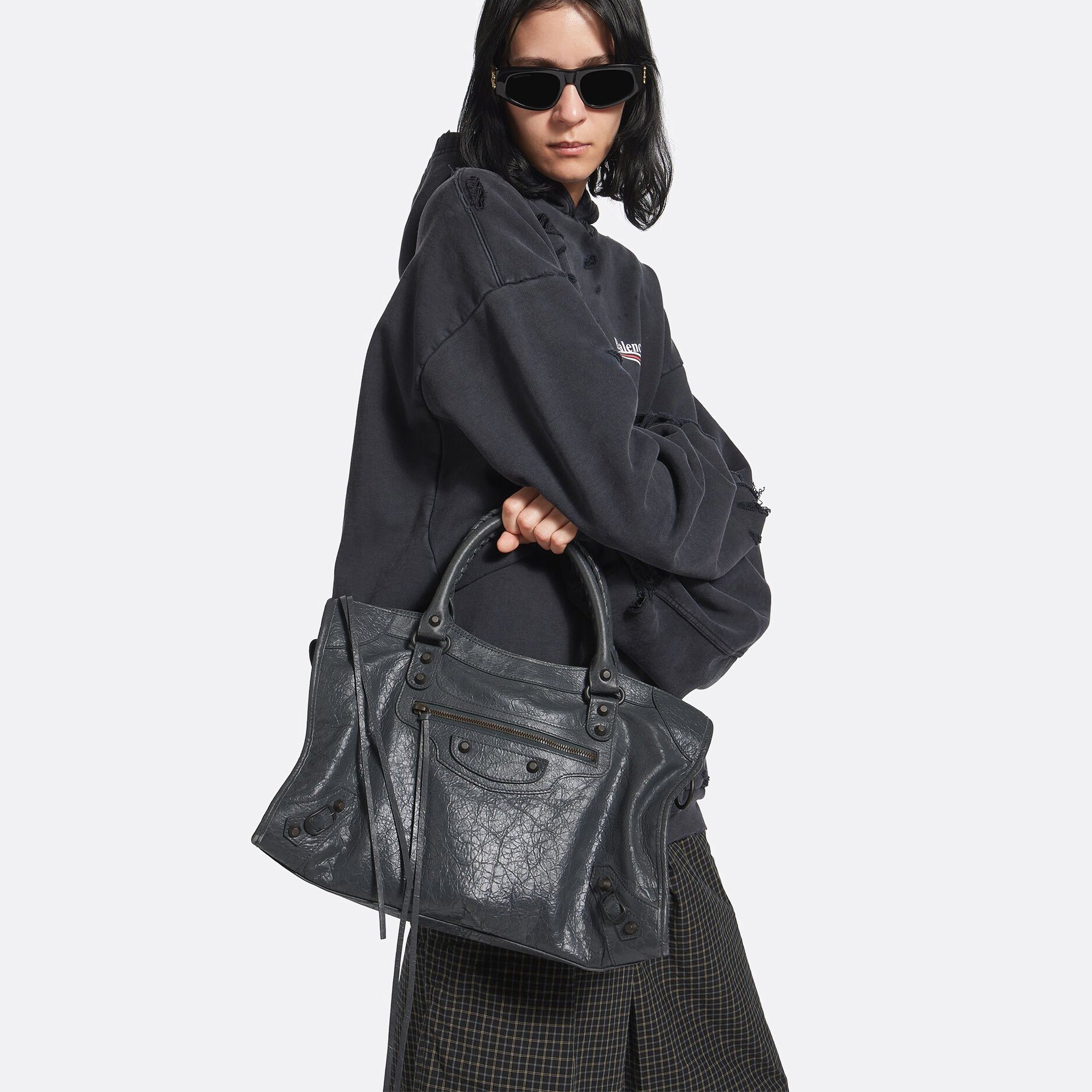 Le City Medium Bag from Balenciaga in Urban Grey
