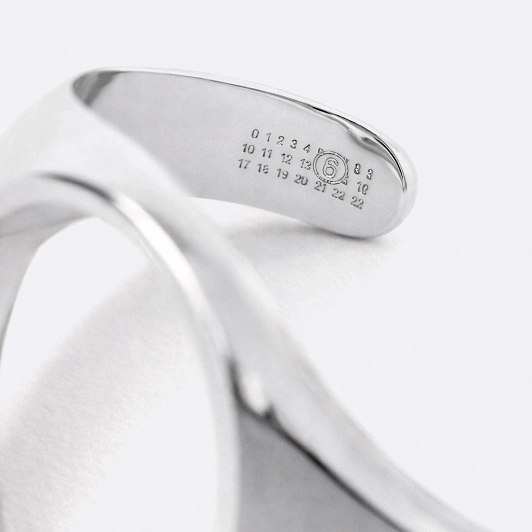 Chevalière Bracelet from MM6 Maison Margiela in Silver