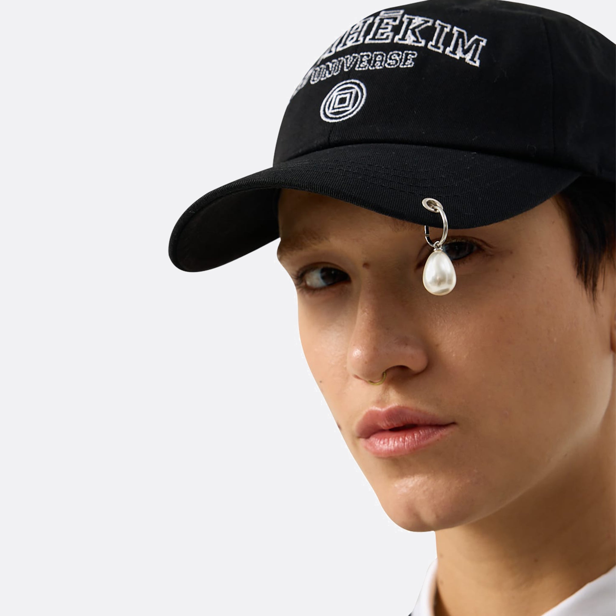 Kimhekim Pearl Pierced Baseball Cap in Black