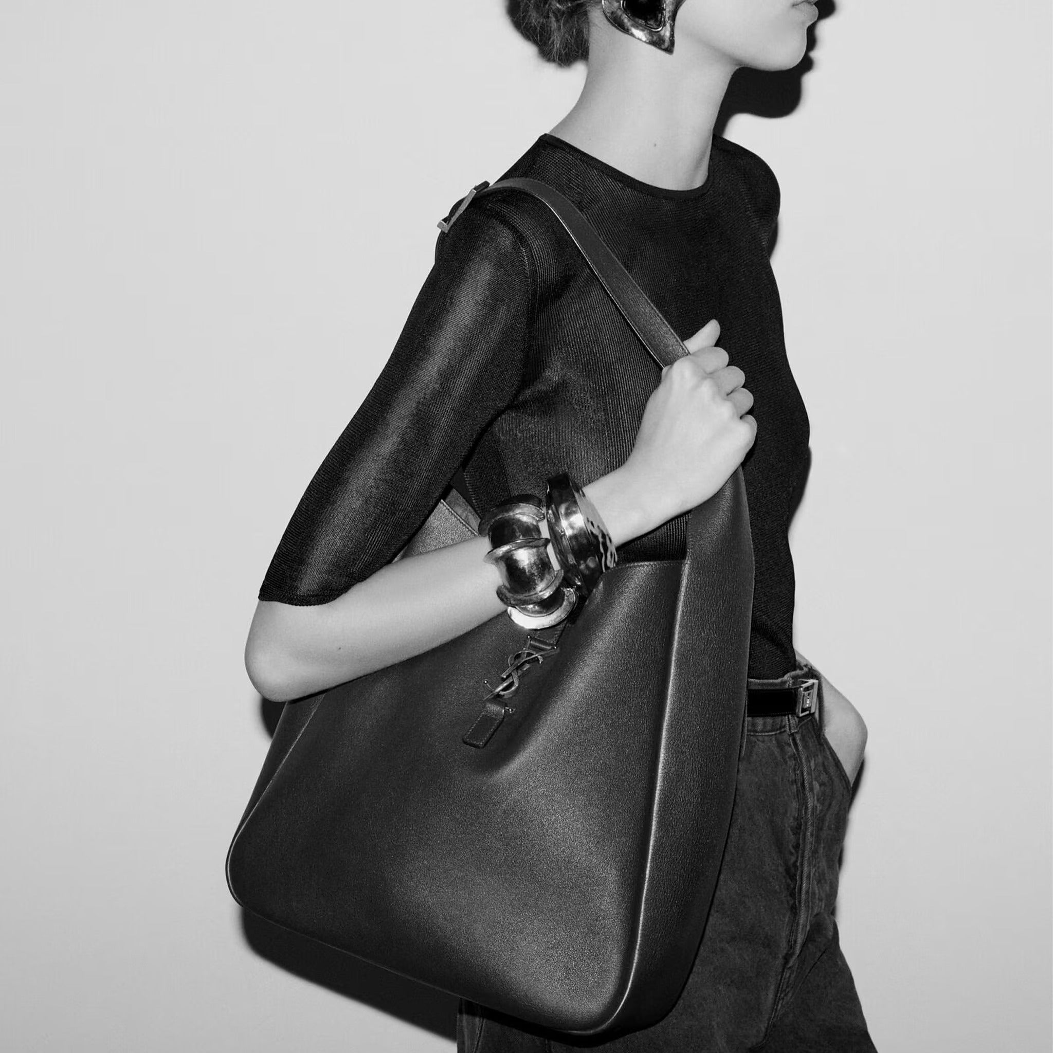 The LE 5 À 7 Supple Large Shoulder Bag from Saint Laurent 