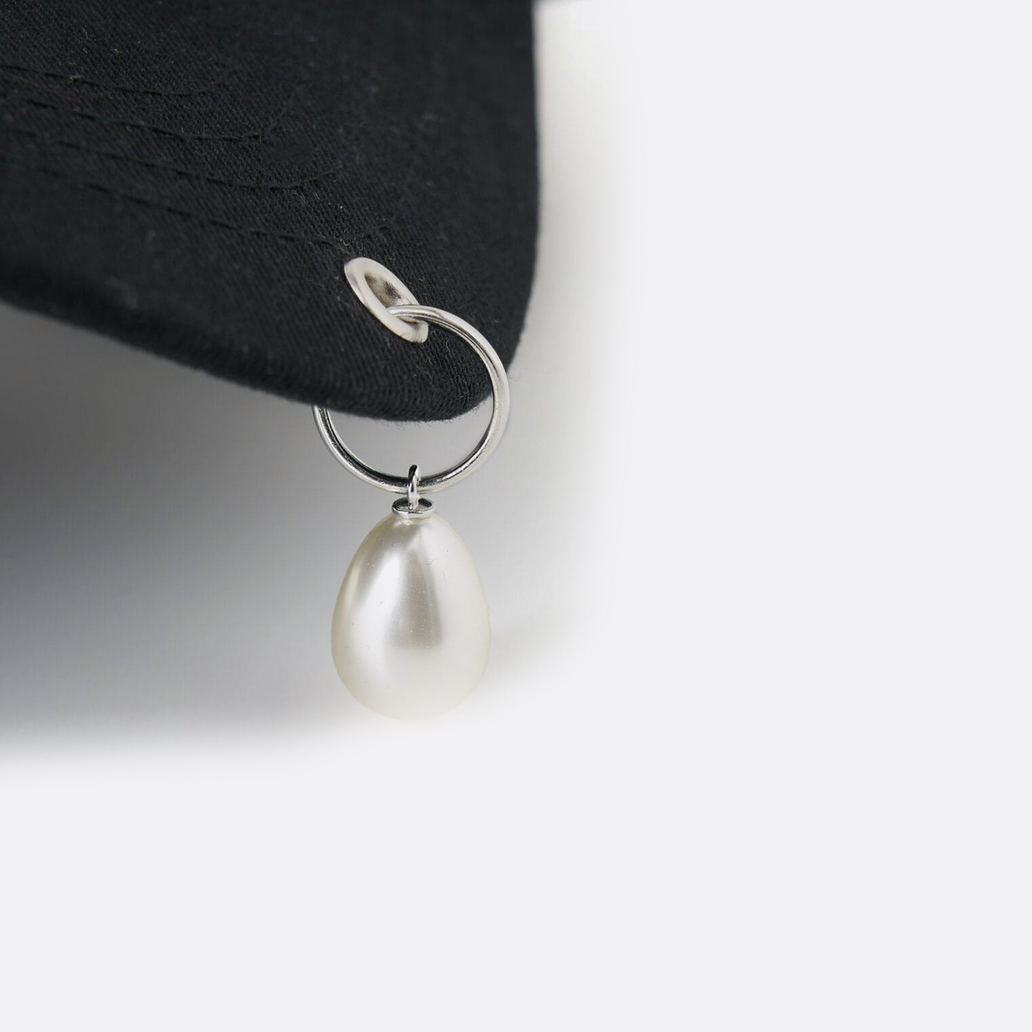 Kimhekim Pearl Pierced Baseball Cap in Black