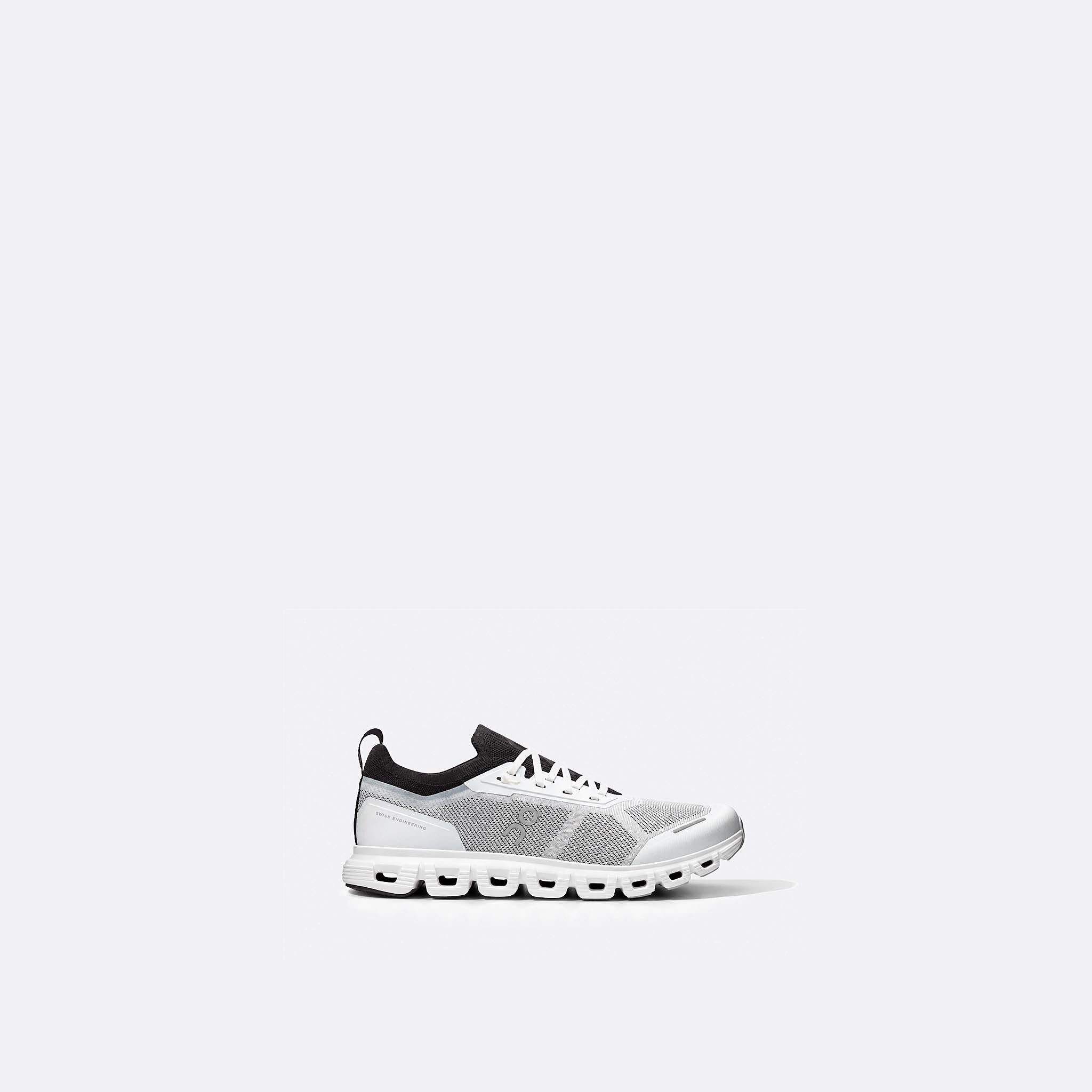  Cloud 6 Versa Sneakers from On 