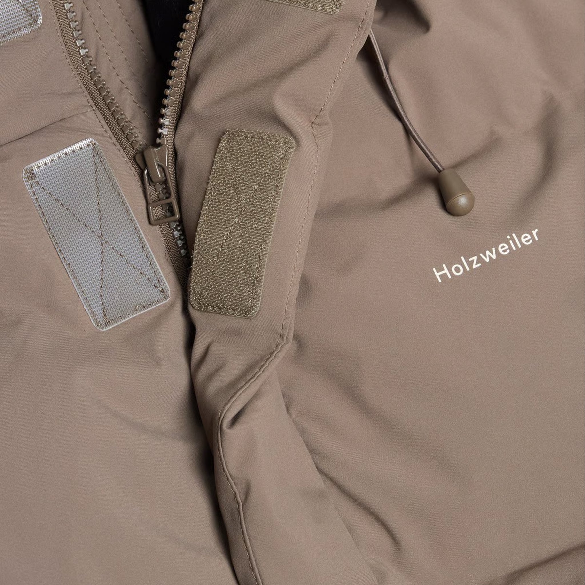 Holzweiler Dovre Down Jacket in Taupe
