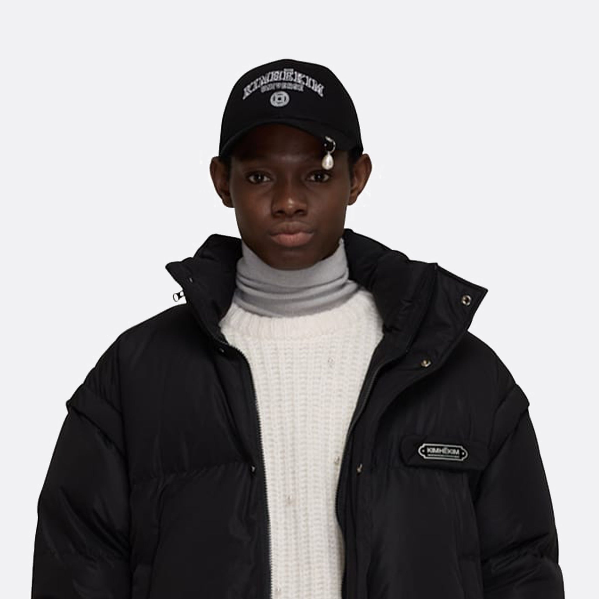 Kimhekim Pearl Pierced Baseball Cap in Black