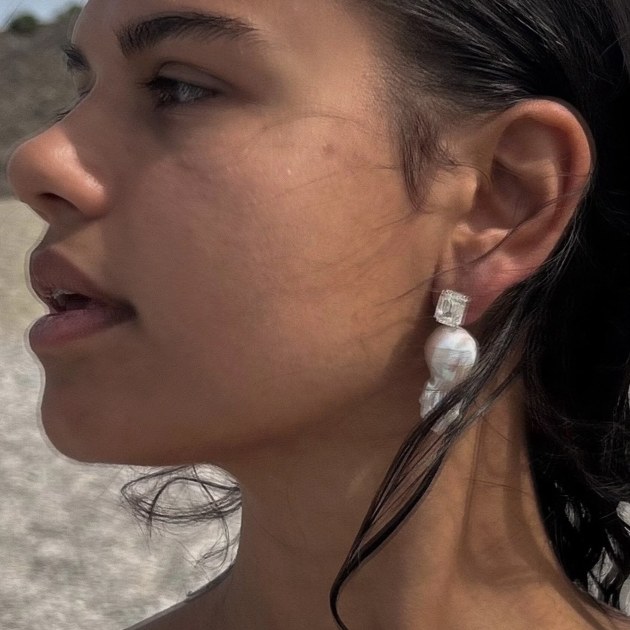 ELLIS ROSCH PRAWN Family Baroque Pearl Square White Zirconia Earring