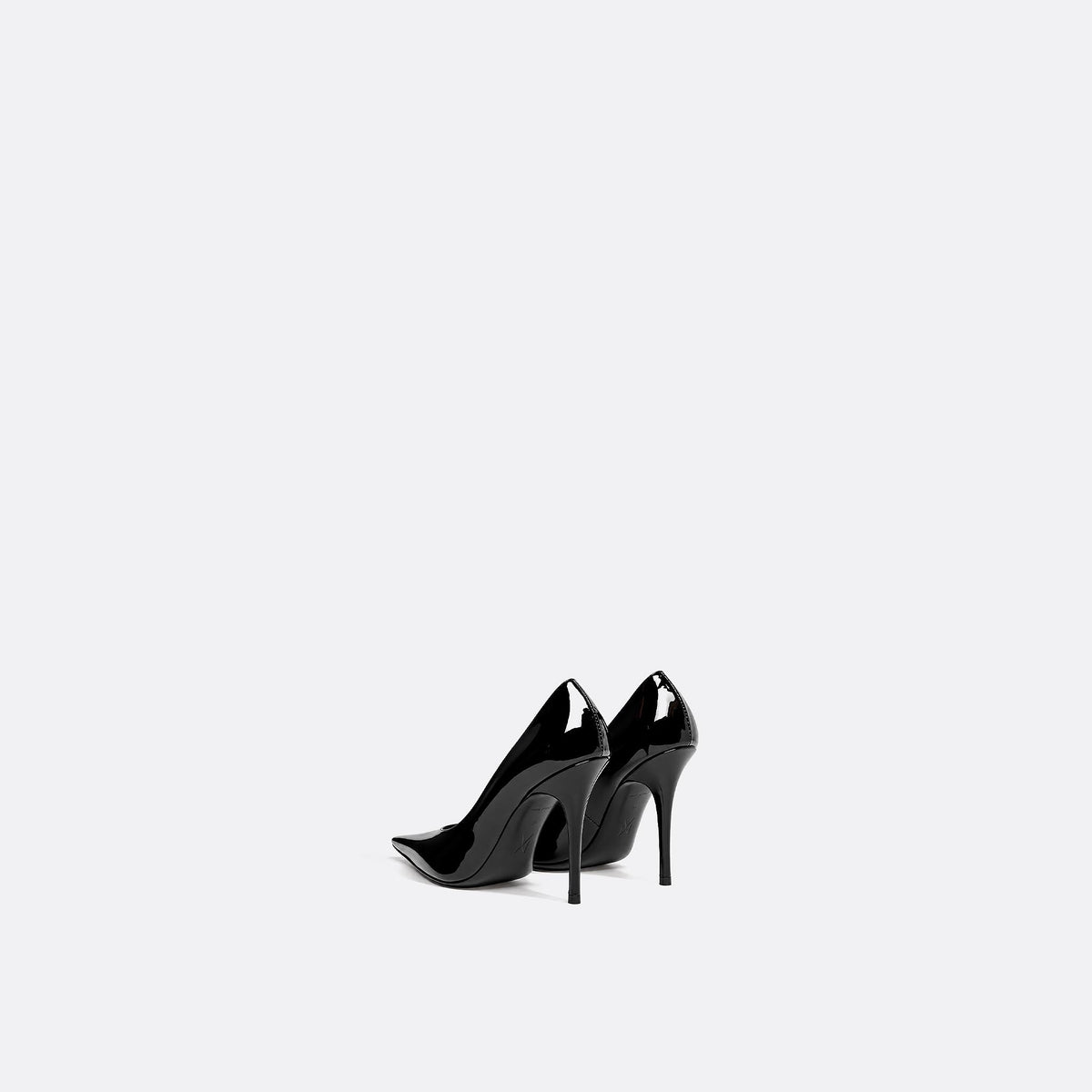 Anok Pump 2.0 105 from Amina Muadd