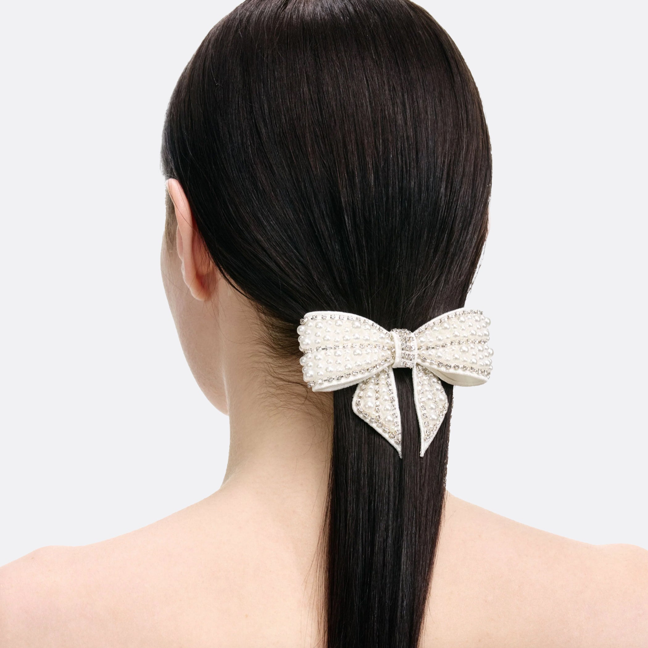 SELF-PORTRAIT_ELLIS-ROSCH_Pearl Crystal Bow Hairclip
