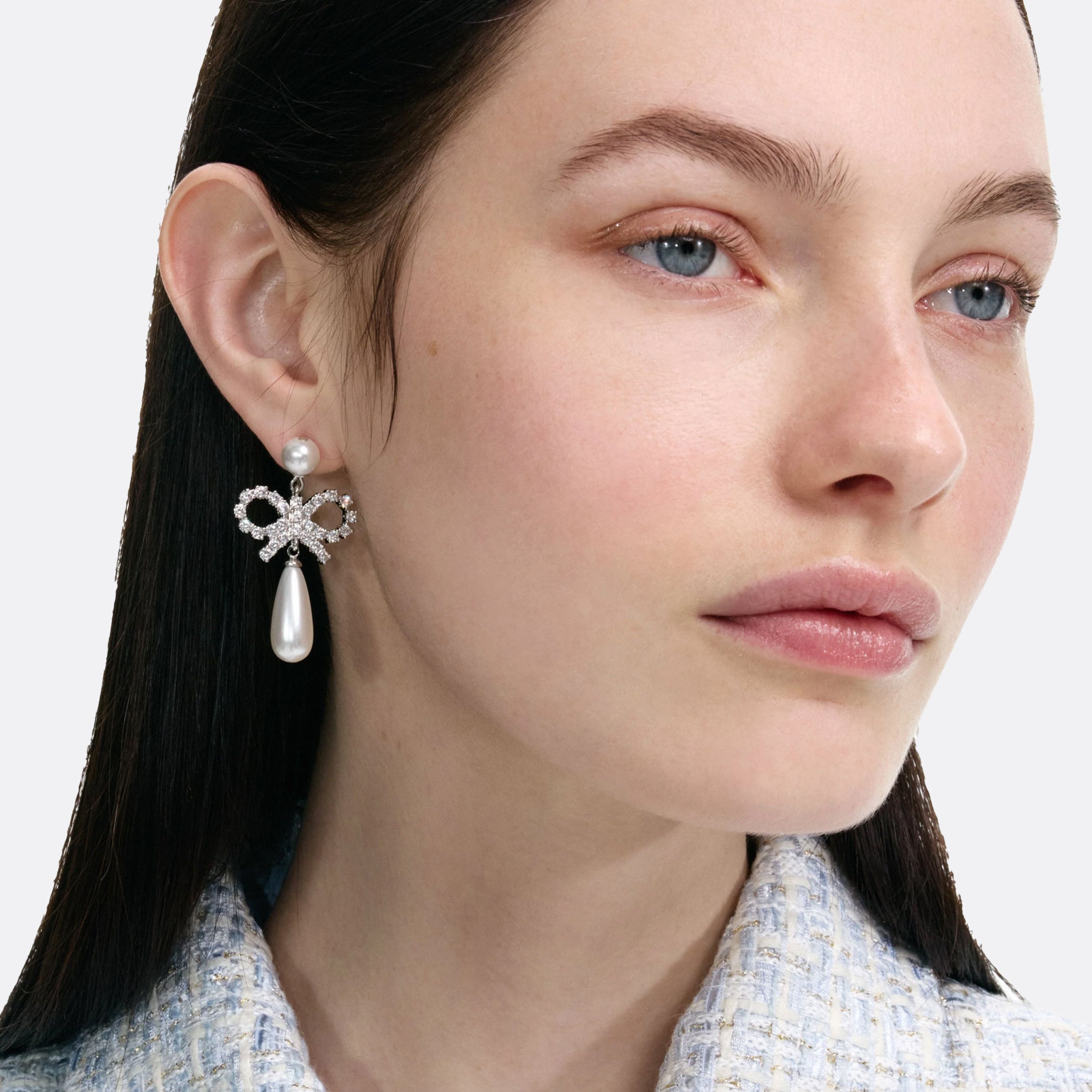 SELF-PORTRAIT_ELLIS-ROSCH_Pearl Bow Droplet Earrings