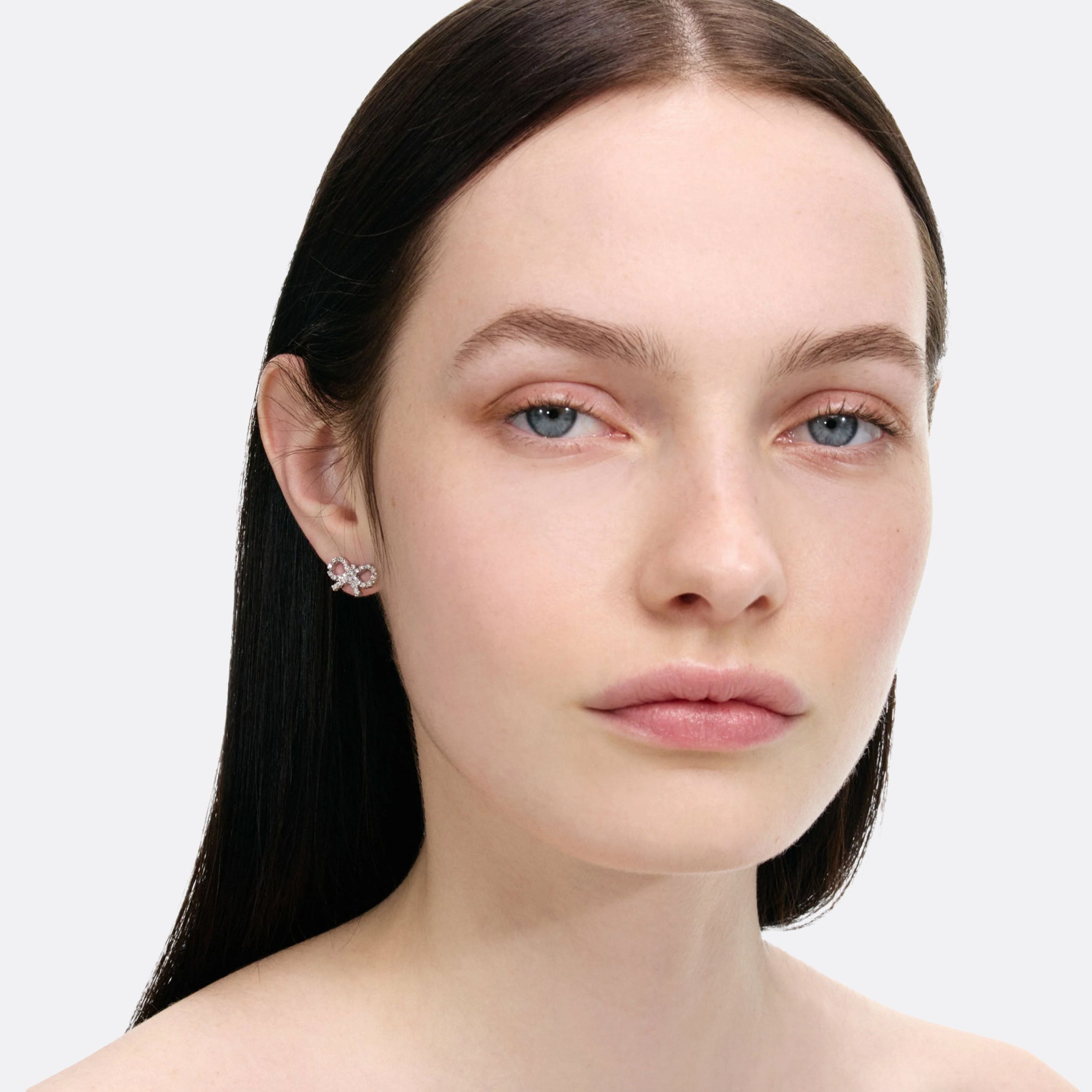 SELF-PORTRAIT_ELLIS-ROSCH_Micro Bow Earrings