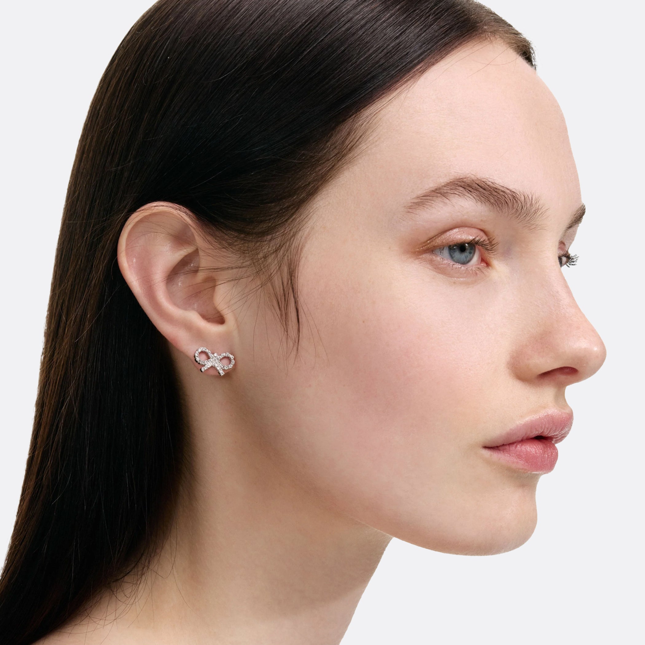 SELF-PORTRAIT_ELLIS-ROSCH_Micro Bow Earrings